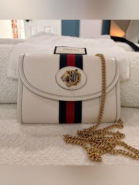 Gucci Cream Ivory Leather Chain Shoulder Bag with Tiger Emblem Rajah bag